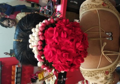 SHRADDHA BEAUTY PARLOUR